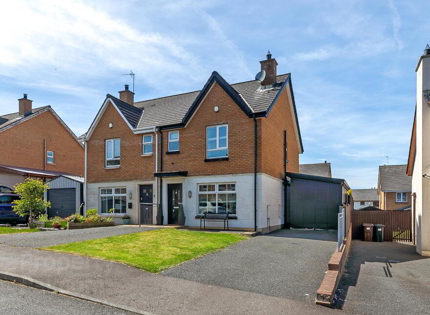 3 Aylesbury Walk, Newtownabbey, BT36 7YW photo