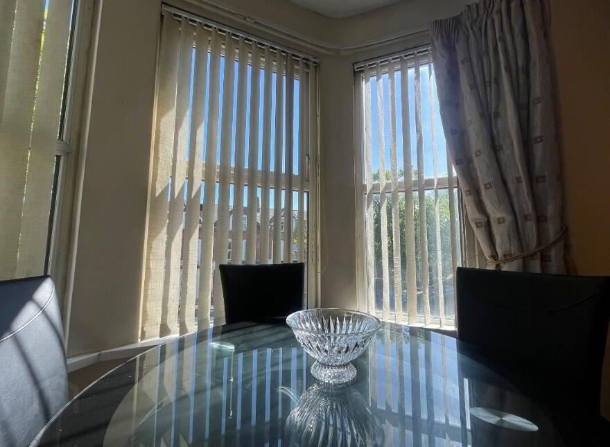 Apt 2, 100 University Avenue, Belfast, BT7 1GY