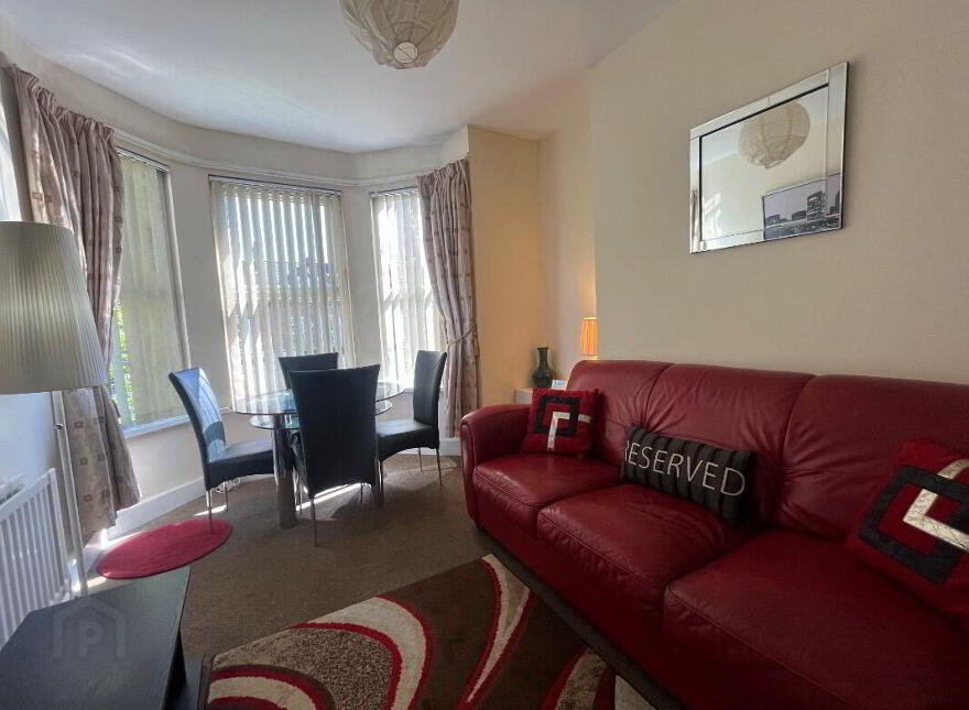 Apt 2, 100 University Avenue, Belfast, BT7 1GY