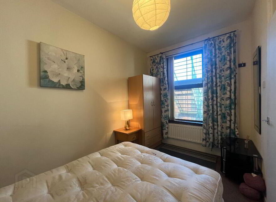 Apt 2, 100 University Avenue, Belfast, BT7 1GY