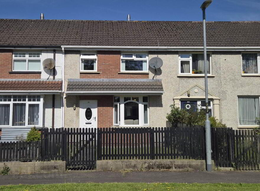 111 Carnhill, Derry / Londonderry, BT48 8BG photo