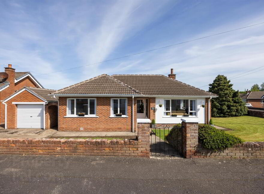 12 Woodford Park East, Newtownabbey, BT36 6TP photo