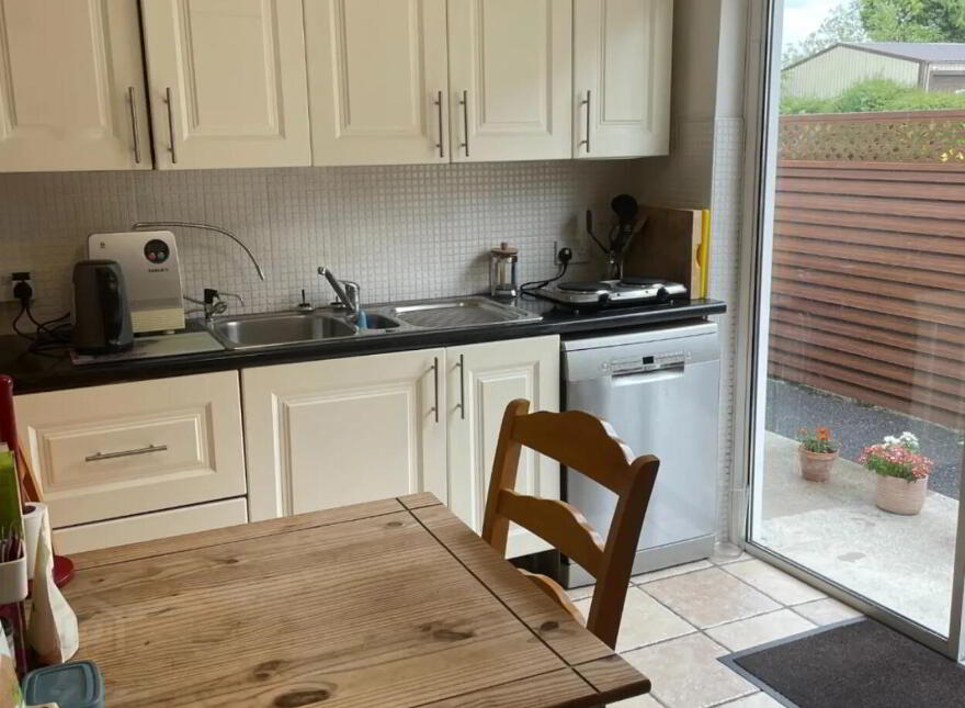 Roscommon Road, Athlone, N37WT18