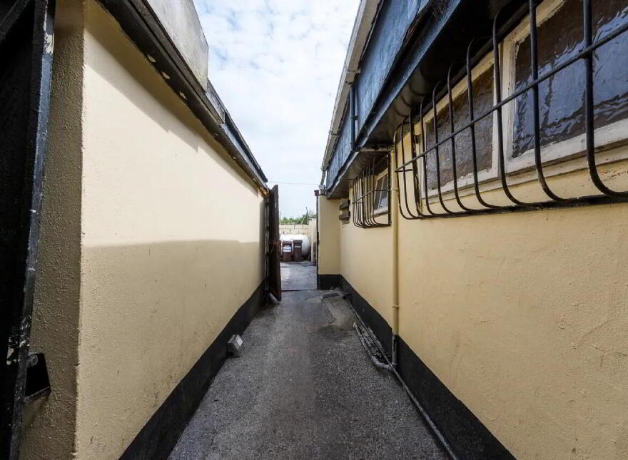 The Holy Cross Bar, & Restaurant, Holycross, Butlerstown, Waterford City, X91HX93