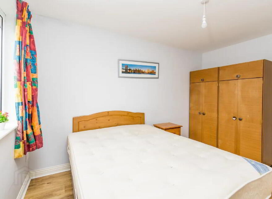 5 Bank Gardens, Henry Street, F42F884