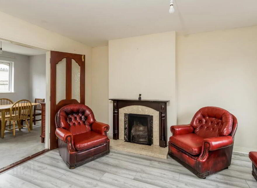5 Bank Gardens, Henry Street, F42F884