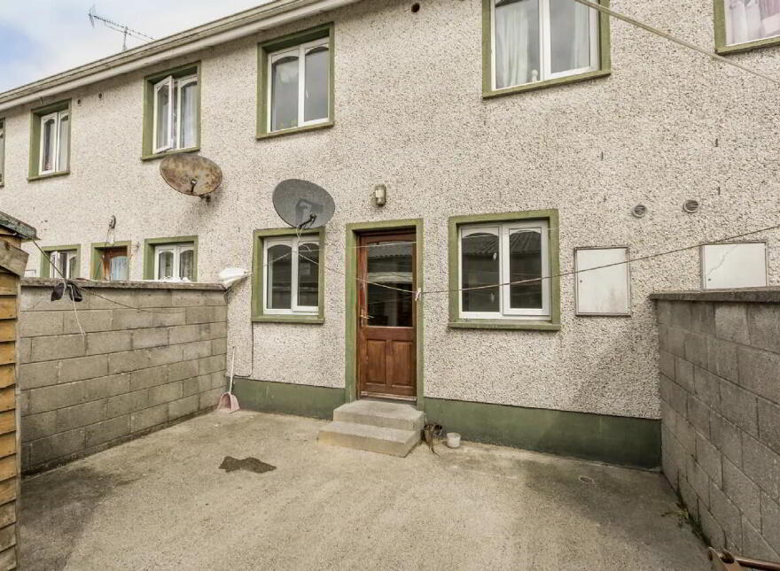 5 Bank Gardens, Henry Street, F42F884