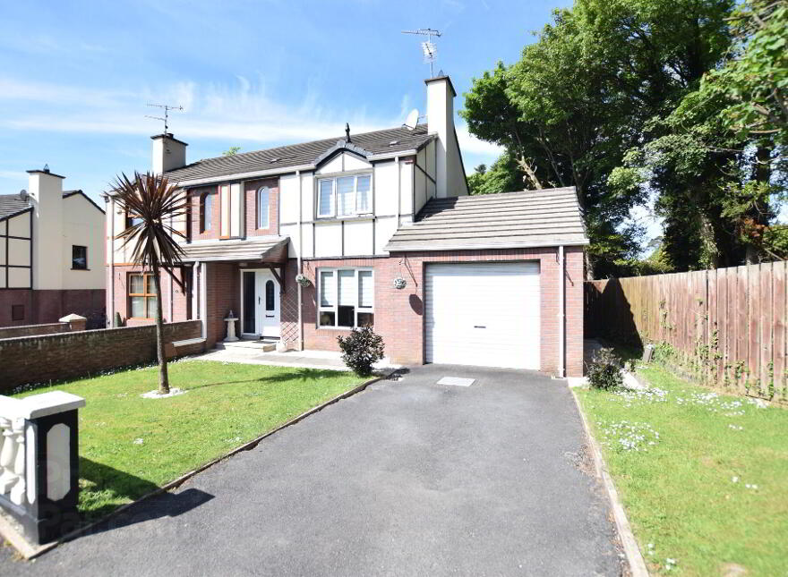 8 Drumvale Avenue, Cookstown, BT80 8QZ photo