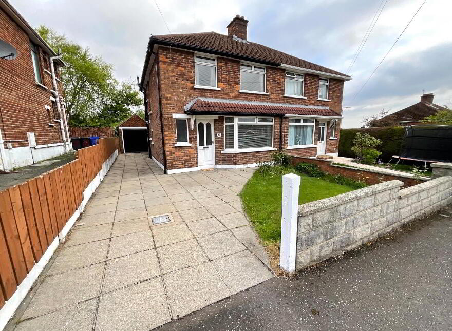 43 Lyndhurst Drive, Belfast, BT13 3PA photo