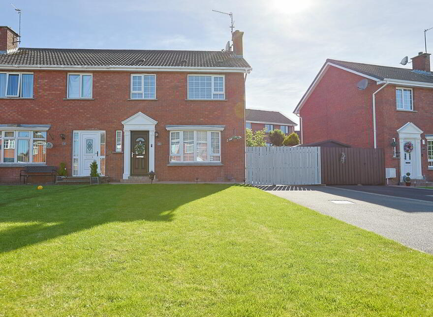 31 Collingwood Avenue, Lurgan, Craigavon, BT66 8HN photo