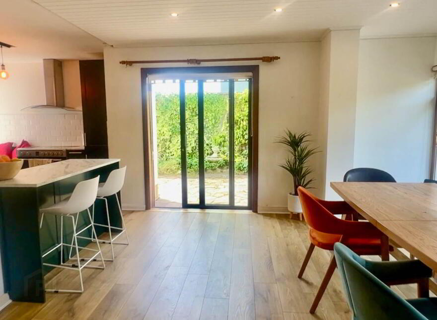 Smiths Road, Charleville, P56AK24