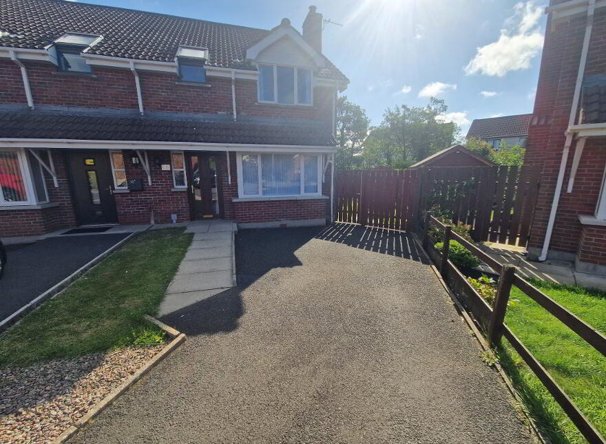 28 Castle Avenue, Randalstown, BT41 2EE photo