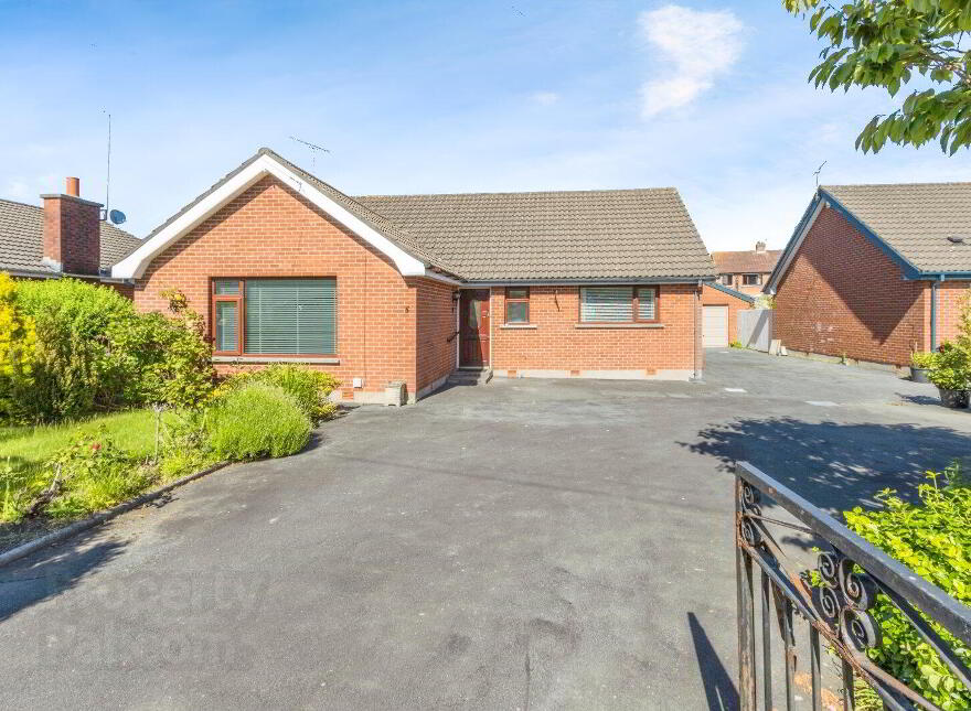 5 Gransha Road, Bangor, BT20 4TN photo