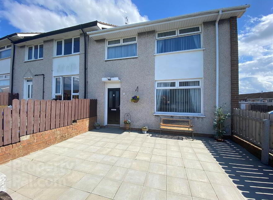 35 Ballyminetragh Gardens, Bangor, BT19 7RJ photo