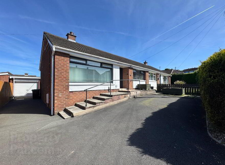 8 Waverley Avenue, Carnmoney Road, Newtownabbey, BT36 6RS photo