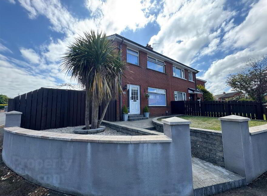 11 Ashbourne, Ashgrove Road, Newtownabbey, BT36 6SW photo