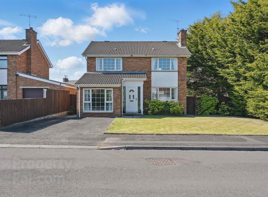 1 Strathyre Park, Finaghy, Belfast, BT10 0AZ photo