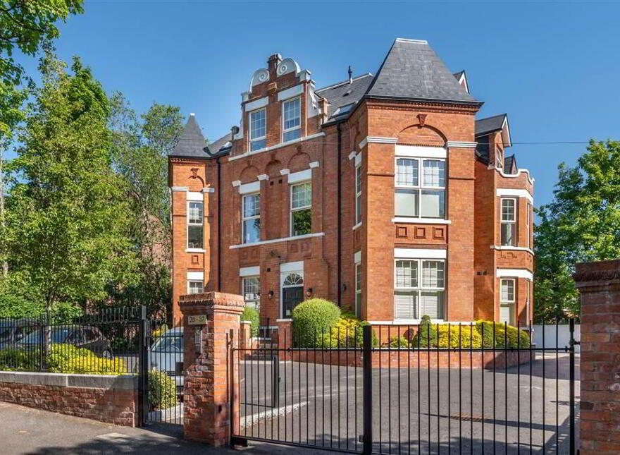 Apt 6 35, 37 Sans Souci Park, Malone Road, Belfast, BT9 5QZ photo