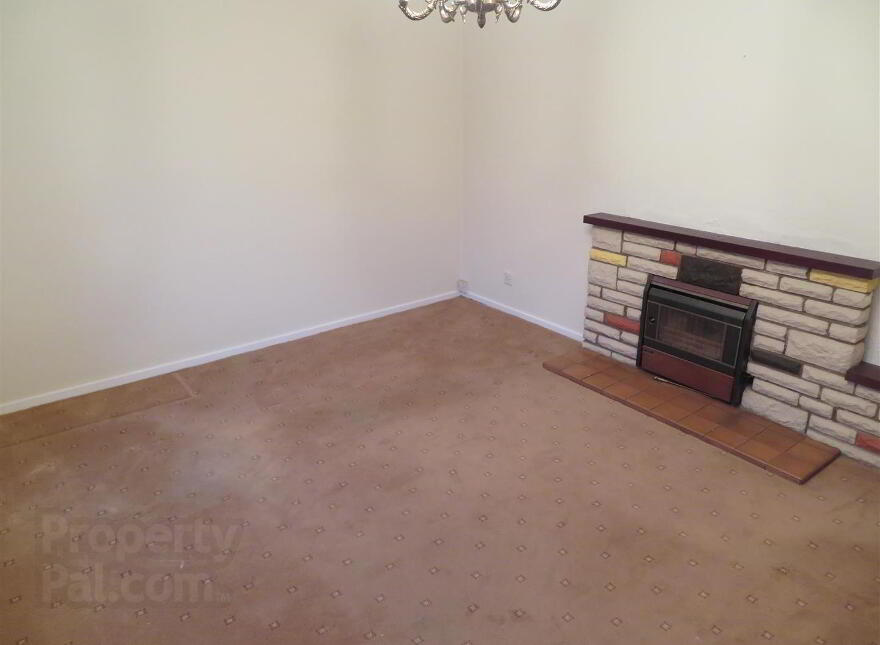 34 Glenavon Crescent, Lurgan, BT66 8JR photo