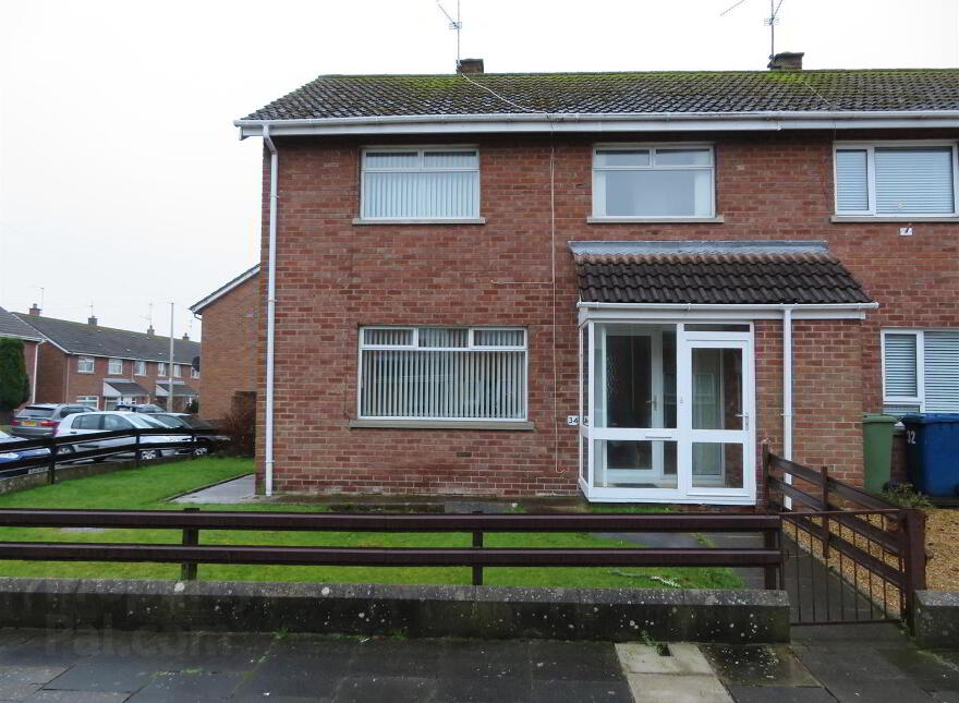 34 Glenavon Crescent, Lurgan, BT66 8JR photo