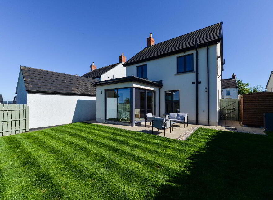 4 Lislaynan Heights, Ballycarry, Carrickfergus, BT38 9TY