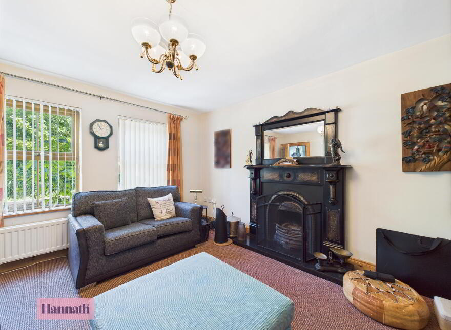28 Tandragee Road, Markethill, BT60 1TF