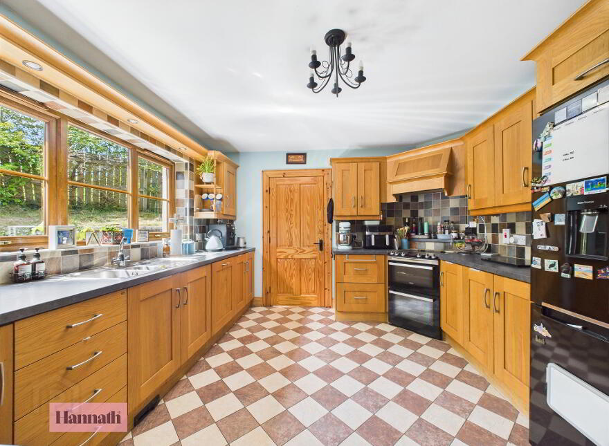 28 Tandragee Road, Markethill, BT60 1TF
