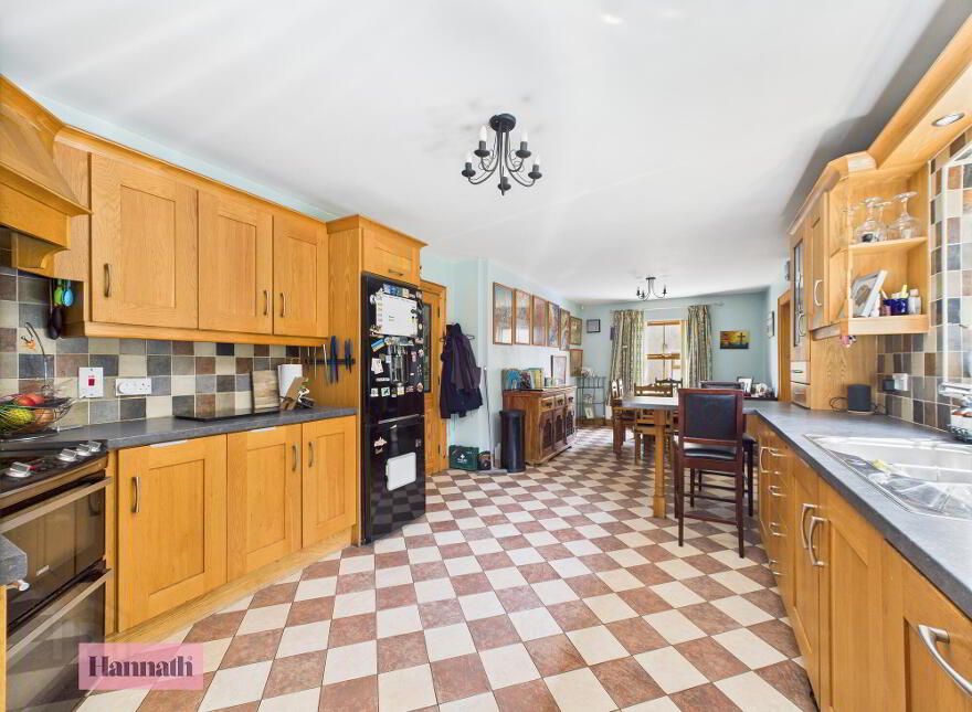 28 Tandragee Road, Markethill, BT60 1TF