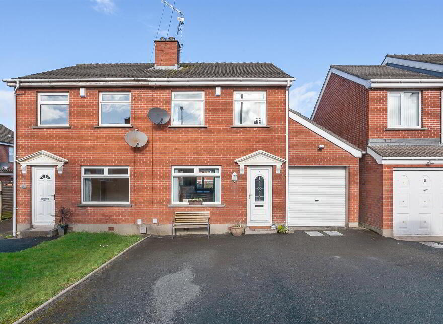 4 Muskett Park, Carryduff, Belfast, BT8 8QR photo