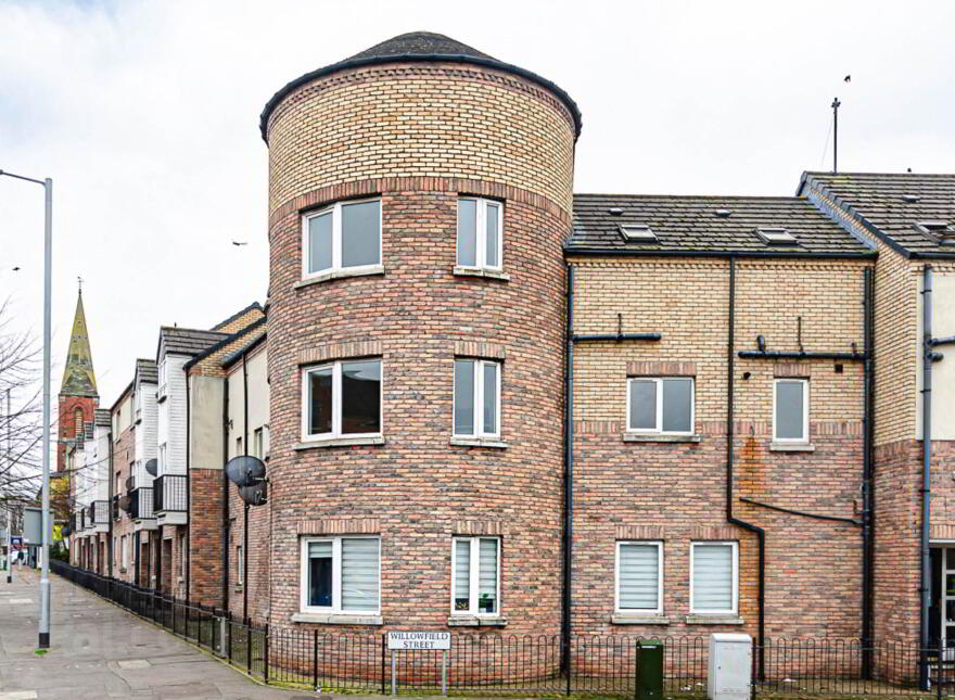 27 Kingscourt Close, Belfast, BT6 9AP photo