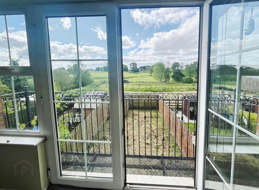 11 Millars Ford, Lisburn, BT28 1JY