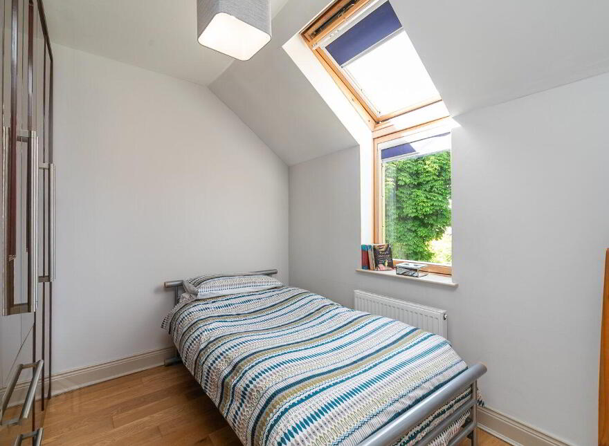 16 Mornington Place, Belfast, BT7 3LD