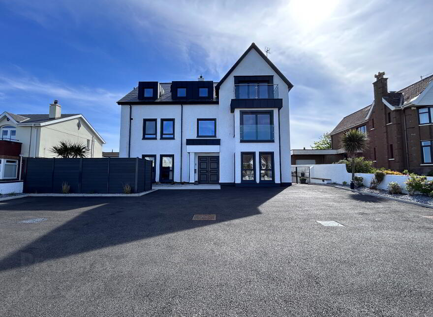 Strand House, 105 Strand Road, Portstewart, BT55 7PG photo