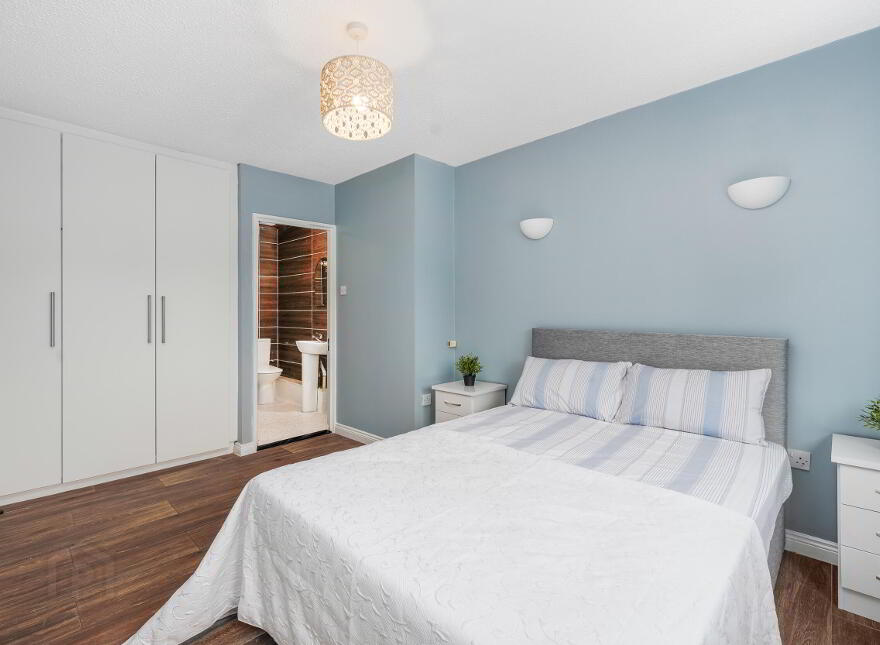 8 Hermitage Place, Lucan, K78T258