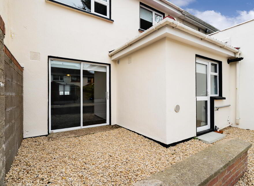 8 Hermitage Place, Lucan, K78T258