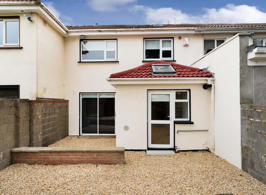 8 Hermitage Place, Lucan, K78T258