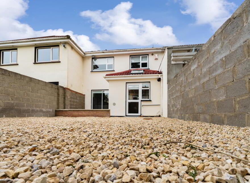 8 Hermitage Place, Lucan, K78T258