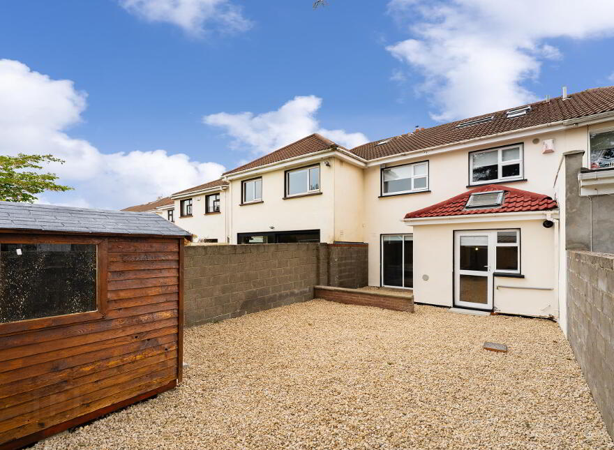 8 Hermitage Place, Lucan, K78T258
