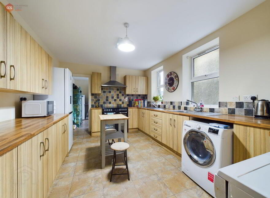 18 Mark Street, Portrush, BT56 8BT
