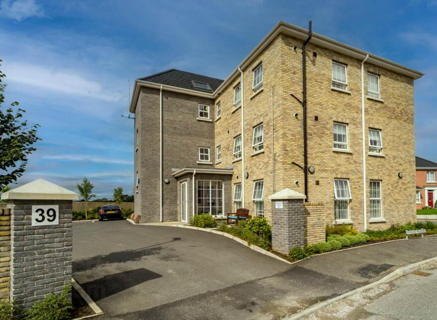 Apt 1, 39 Ayrshire Meadows, Lisburn, BT28 2DU photo