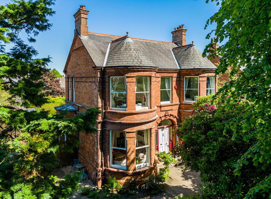 4 Knockbreda Park, Ormeau Road, Belfast, BT6 0HB photo