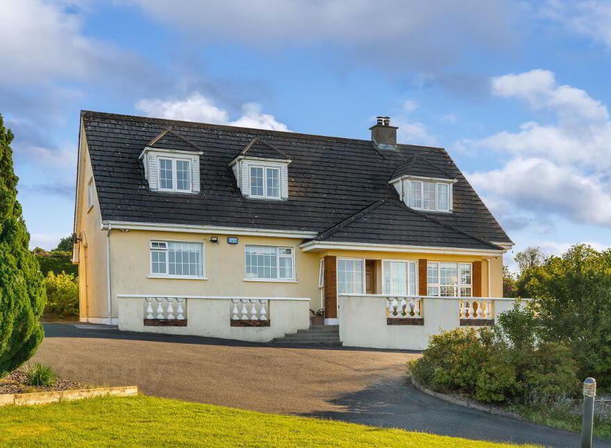 Hillcrest, Highdown Hill, Newcastle, Dublin, D22T026 photo