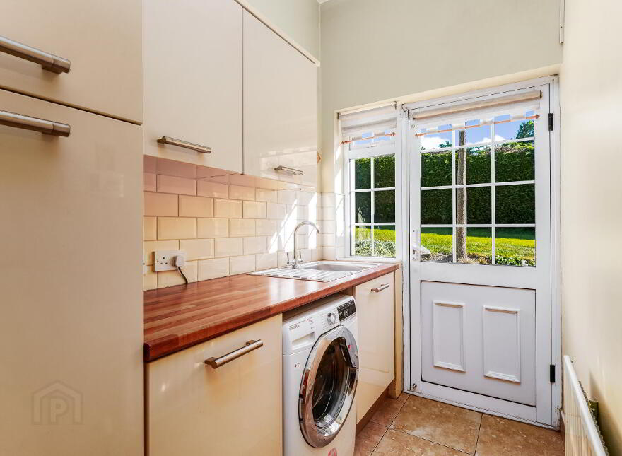Hillcrest, Highdown Hill, Newcastle, Dublin, D22T026
