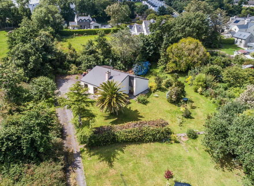 Summerfield, Colla Road, Schull, P81D402
