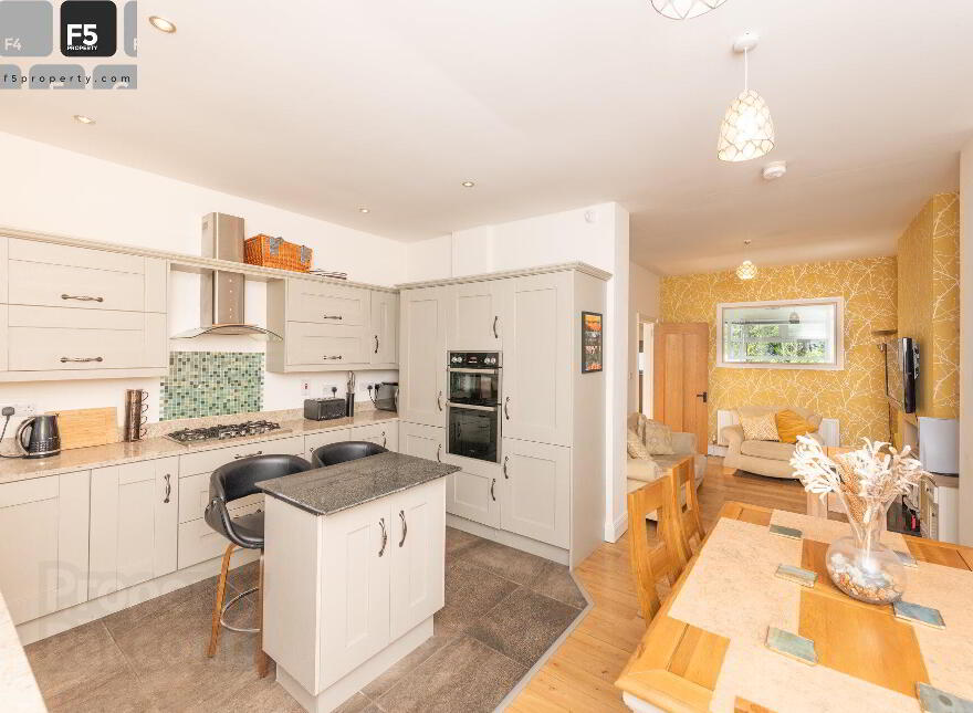 31 Stockmans Lane, Belfast, BT9 7JA photo