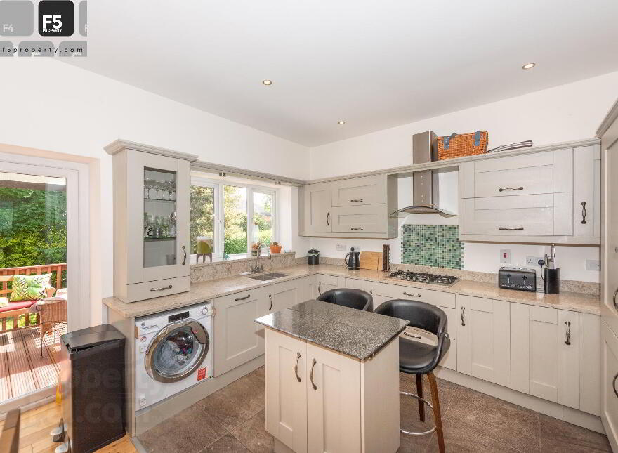 31 Stockmans Lane, Belfast, BT9 7JA photo
