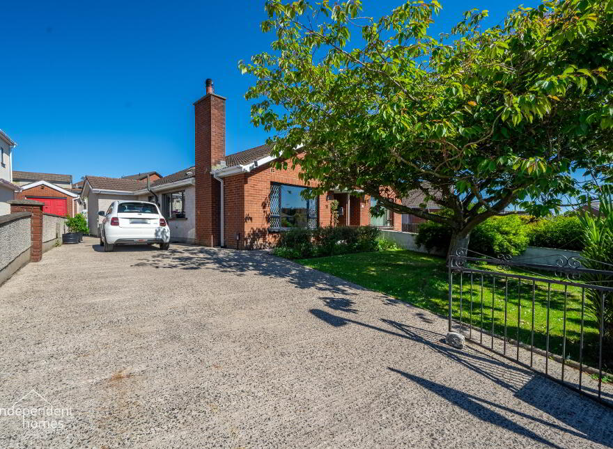 70 Greenland Crescent, Larne, BT40 1HE photo