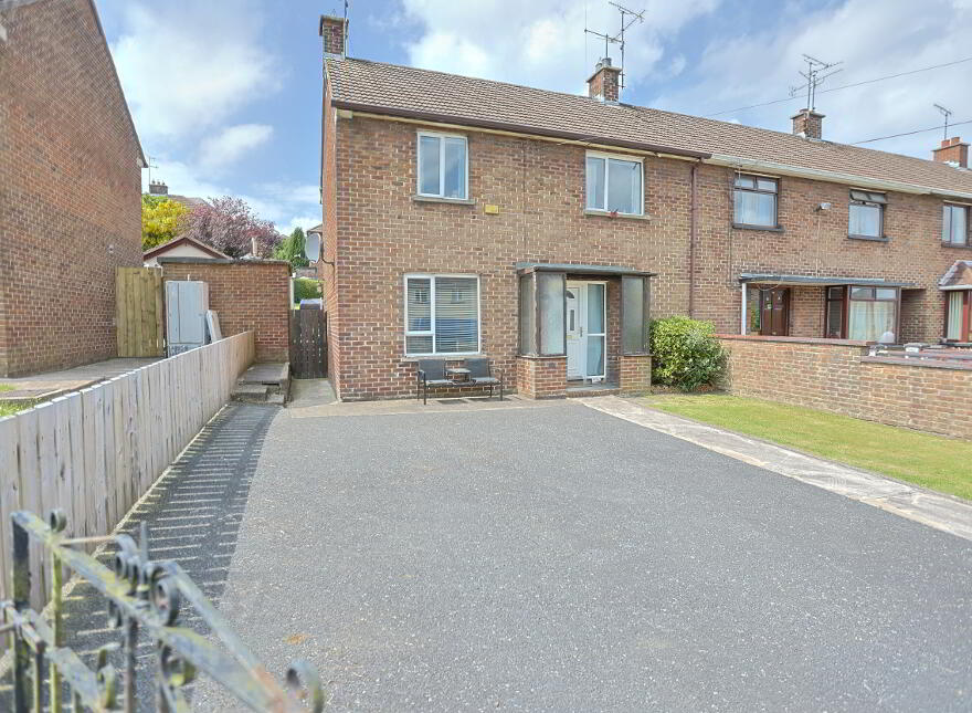 10 Drumglass Way, Dungannon, BT71 4AG photo