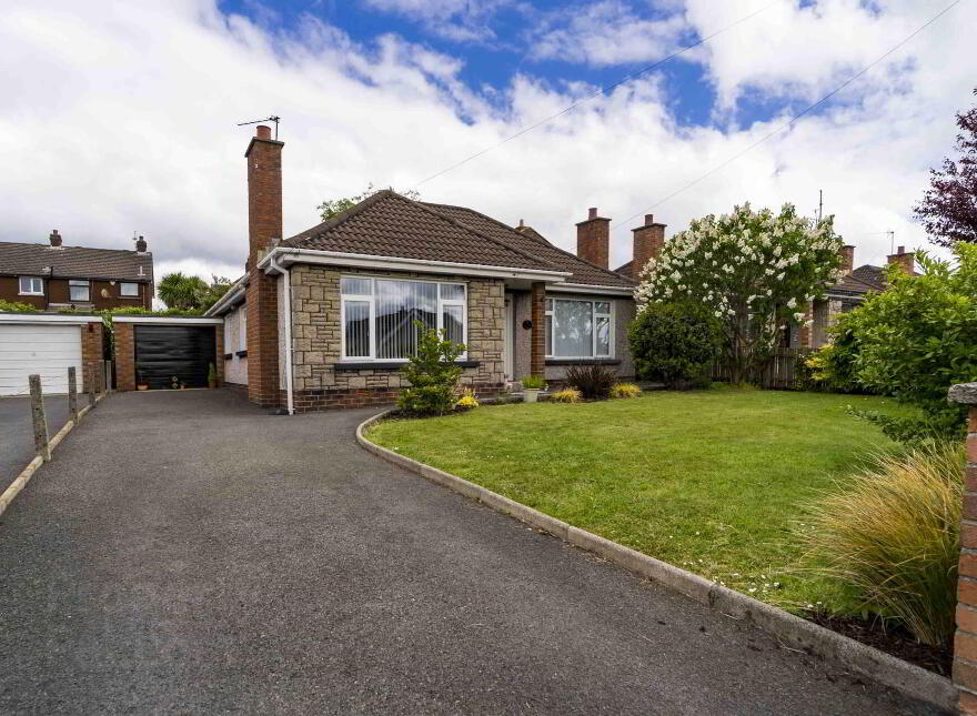 8 Lansdowne Park, Lisburn, BT27 5DJ photo