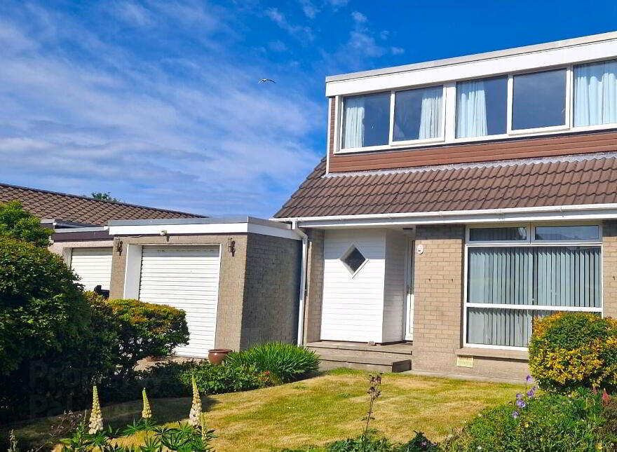 20 Hopefield Crescent, Portrush, BT56 8LH photo